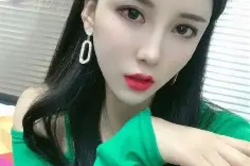 美顶流纯神演穿普拉达的女王2被删光!秀身体黑历史太多 美顶流纯神演穿普拉达的女王2被删光!秀身体黑历史太多