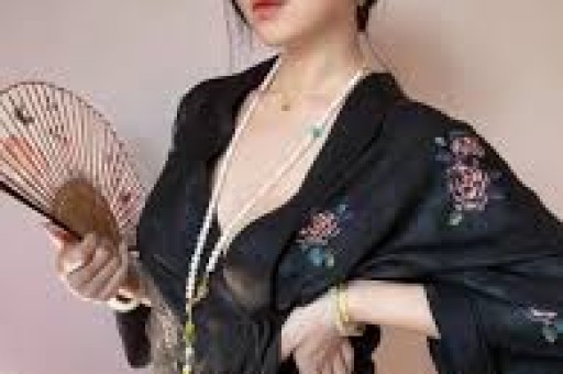 从央视一姐到车展透明人 杨澜30年的体面终究被撕碎了